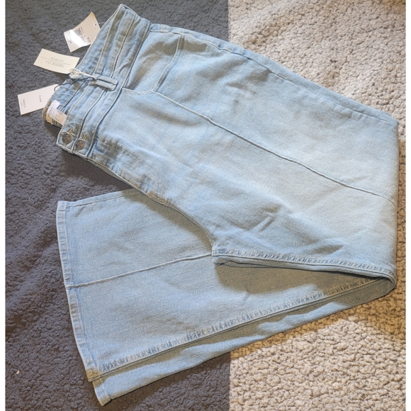 Flare Jeans - Picture 4 of 6